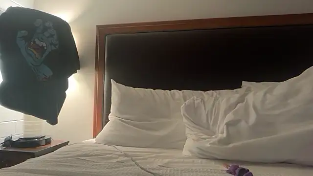 RoodoggXL online show from January 12, 2026, 11:04 am