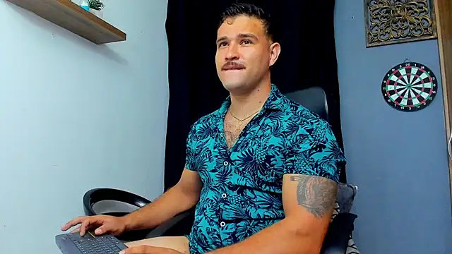 Snapshot of AndrewDiaz chatting on June 12, 2026, 10:25 am AndrewDiaz online show from June 12, 2026, 10:25 am