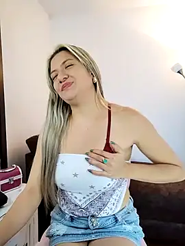 valeriahunter1 online show from December 17, 2024, 10:32 pm