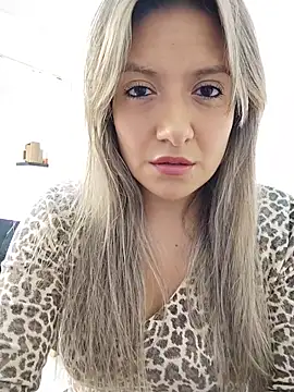 valeriahunter1 online show from February 26, 2026, 9:36 pm