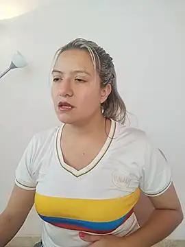 valeriahunter1 online show from June 23, 2026, 9:35 pm