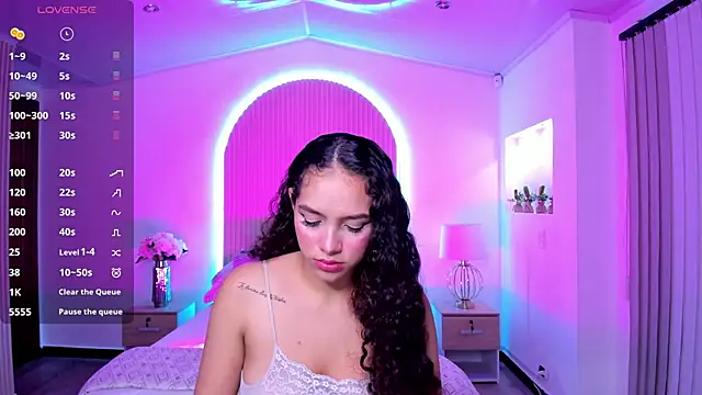 anahi curlie1 online show from December 15, 2024, 3:24 am