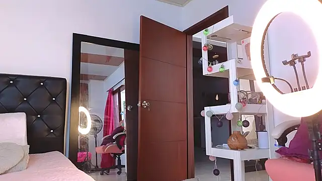 Snapshot of tatiana_big_ass_boobs chatting on October 7, 2025, 9:45 pm tatiana big ass boobs online show from October 7, 2025, 9:45 pm