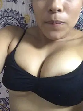 Snapshot of JuanaSimons chatting on July 22, 2026, 12:24 am JuanaSimons online show from July 22, 2026, 12:24 am
