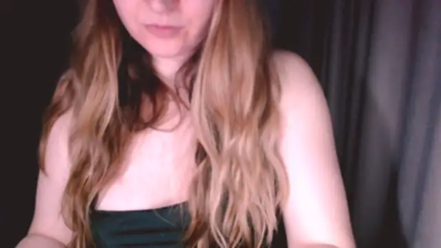 Snapshot of fiona_cute_2 chatting on April 6, 2026, 8:10 pm fiona cute 2 online show from April 6, 2026, 8:10 pm