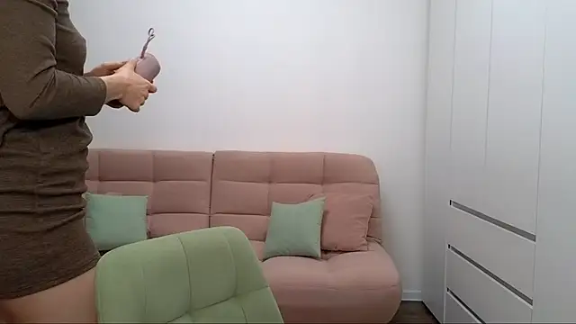 AliciaNewell online show from January 18, 2025, 10:28 am