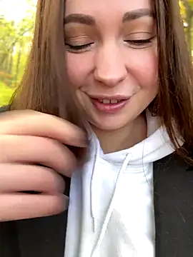 dreams4u online show from October 22, 2025, 10:37 am