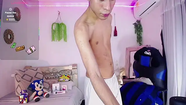 huge armound online show from April 22, 2026, 6:27 am