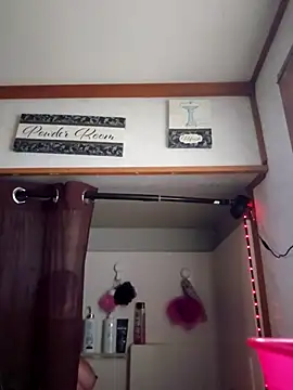 sweetkitty111 online show from October 24, 2025, 5:42 pm