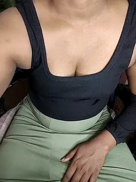 Snapshot of Telugu_ammayi_pooja chatting on January 13, 2026, 9:25 am Telugu ammayi pooja online show from January 13, 2026, 9:25 am