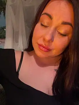 DaisyStreet online show from April 18, 2026, 7:07 pm