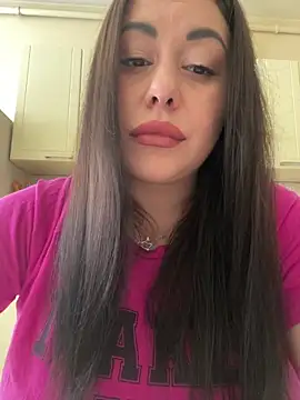 Snapshot of DaisyStreet chatting on June 19, 2026, 7:45 am DaisyStreet online show from June 19, 2026, 7:45 am
