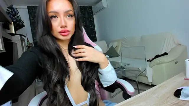 KaylaLaine online show from February 8, 2025, 7:04 am