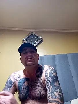 TrainedFinder5 online show from October 3, 2025, 1:13 am