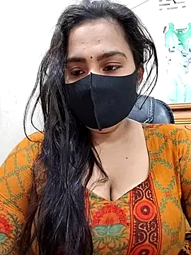 Snapshot of Ritusri_Dotta chatting on April 10, 2026, 4:33 pm Ritusri Dotta online show from April 10, 2026, 4:33 pm