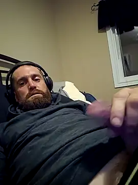 BiffingCoyote online show from December 5, 2025, 4:10 am