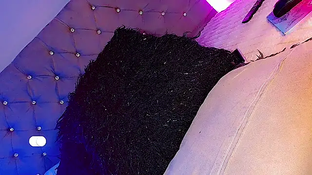 Ashlycuute online show from December 20, 2024, 12:41 am