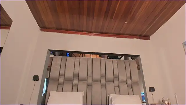 NikkySmiith online show from September 12, 2025, 11:32 am