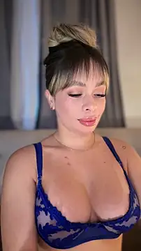 Alison Diaz17 online show from February 19, 2026, 11:12 pm