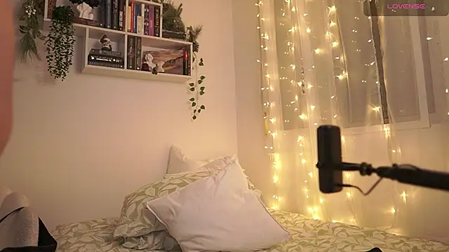 EmilyxRose - online show from December 3, 2024, 9:56 pm