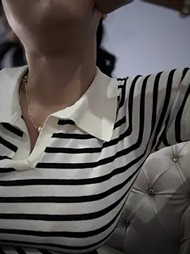 MarianaBenz online show from January 30, 2025, 8:21 pm