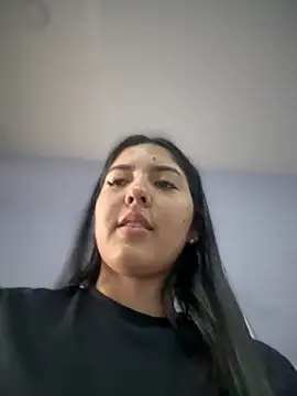 MarianaBenz online show from February 6, 2025, 8:23 pm