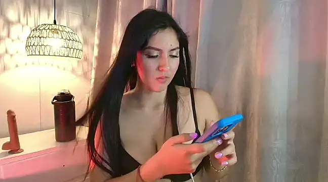 MarianaBenz online show from February 7, 2025, 2:29 am