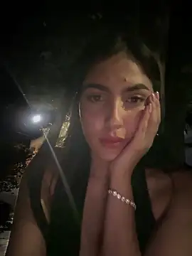 MarianaBenz online show from February 12, 2025, 2:45 am