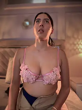 MarianaBenz online show from February 19, 2025, 9:58 pm