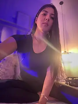 MarianaBenz online show from March 15, 2025, 9:05 pm