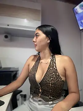 MarianaBenz online show from September 23, 2025, 11:35 am