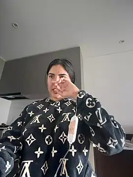 MarianaBenz online show from February 17, 2026, 3:19 pm