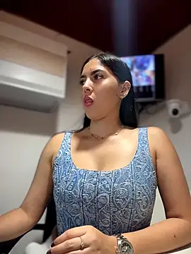 Snapshot of MarianaBenz chatting on May 11, 2026, 12:16 am MarianaBenz online show from May 11, 2026, 12:16 am