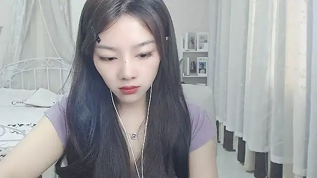 Snapshot of Jenny-Z chatting on April 12, 2026, 2:05 am Jenny-Z online show from April 12, 2026, 2:05 am