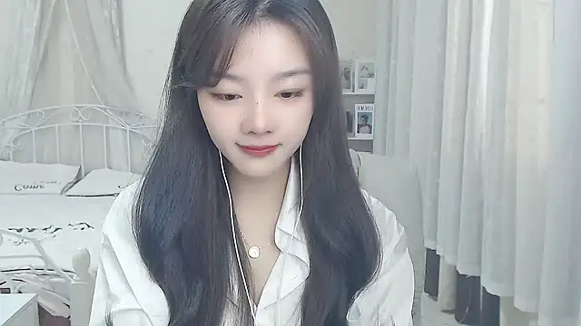 Snapshot of Jenny-Z chatting on April 21, 2026, 1:42 am Jenny-Z online show from April 21, 2026, 1:42 am