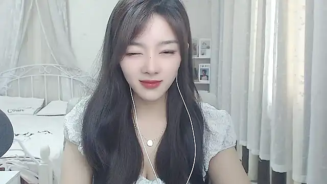 Snapshot of Jenny-Z chatting on April 28, 2026, 2:27 am Jenny-Z online show from April 28, 2026, 2:27 am