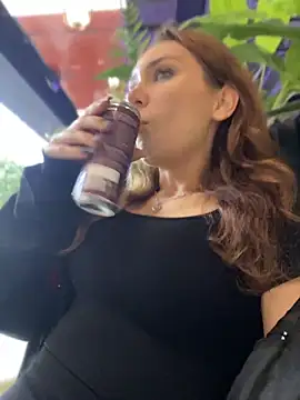 QuitieLia online show from April 20, 2026, 8:06 am