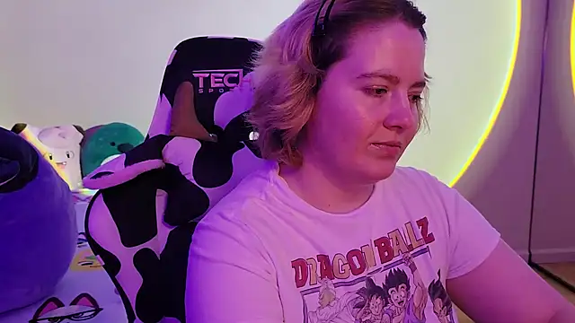 InternetFairy XO online show from December 24, 2024, 4:33 am