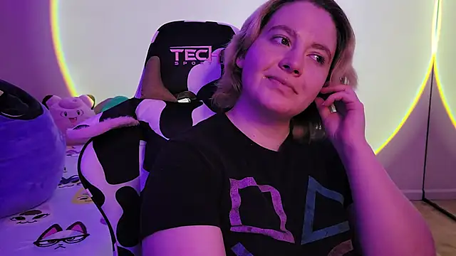 InternetFairy XO online show from February 2, 2025, 6:48 am