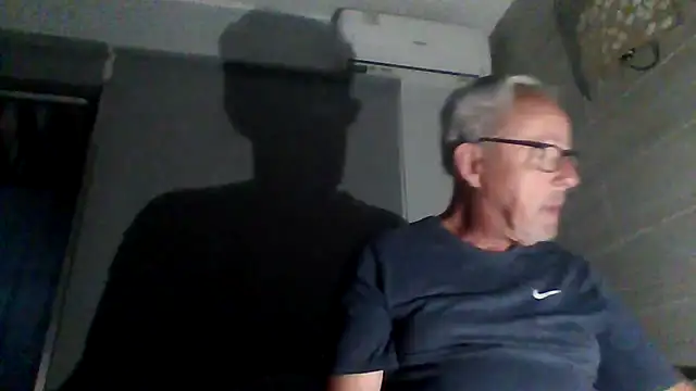 tuggy59 online show from November 26, 2025, 6:25 am