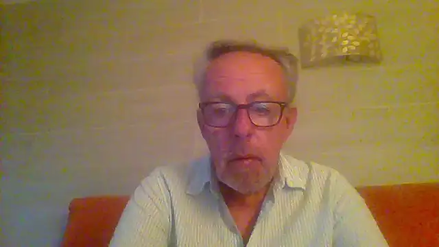 tuggy59 online show from April 18, 2026, 5:33 am