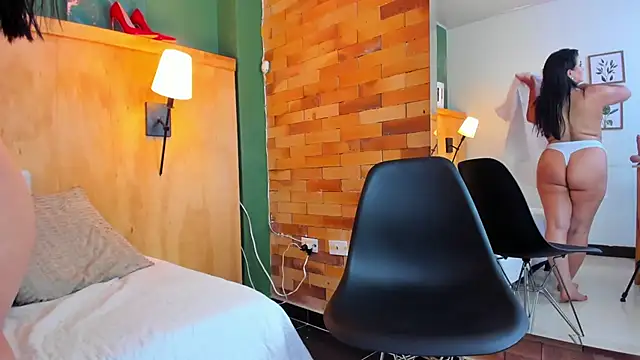 taylor bennet online show from March 18, 2025, 3:21 pm