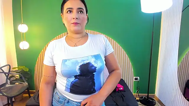 taylor bennet online show from November 29, 2025, 11:46 am