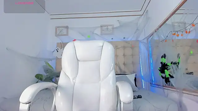 Alex cute77 online show from October 28, 2025, 11:36 am