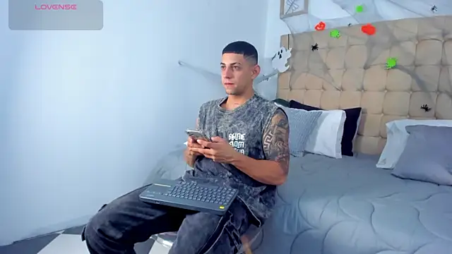 Alex cute77 online show from November 4, 2025, 11:20 am