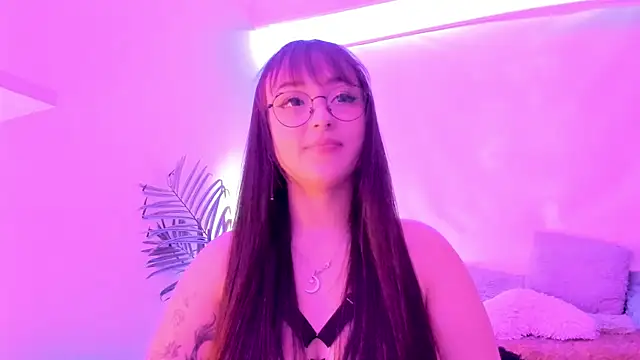 Gloomydoll online show from October 4, 2025, 4:49 pm