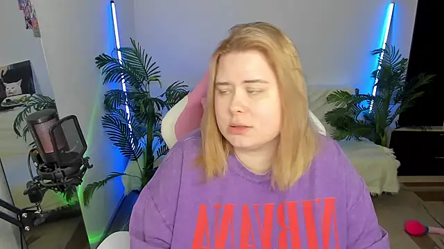 Akemi BBW online show from February 19, 2025, 9:36 pm