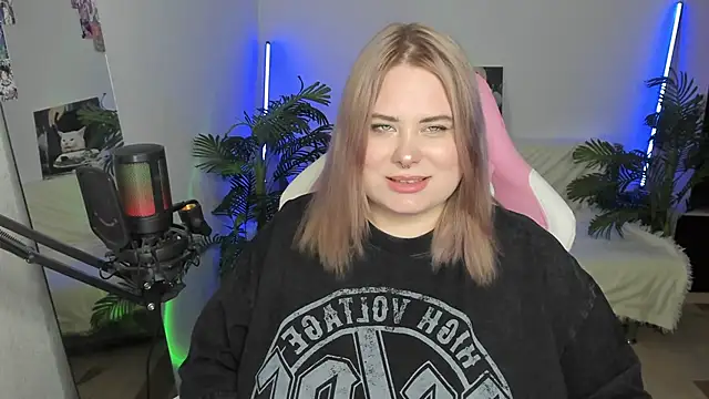 Akemi BBW online show from March 6, 2025, 10:04 pm