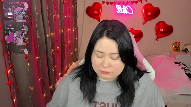 Akemi BBW online show from February 18, 2026, 4:52 am