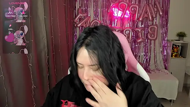 Akemi BBW online show from April 16, 2026, 3:18 am